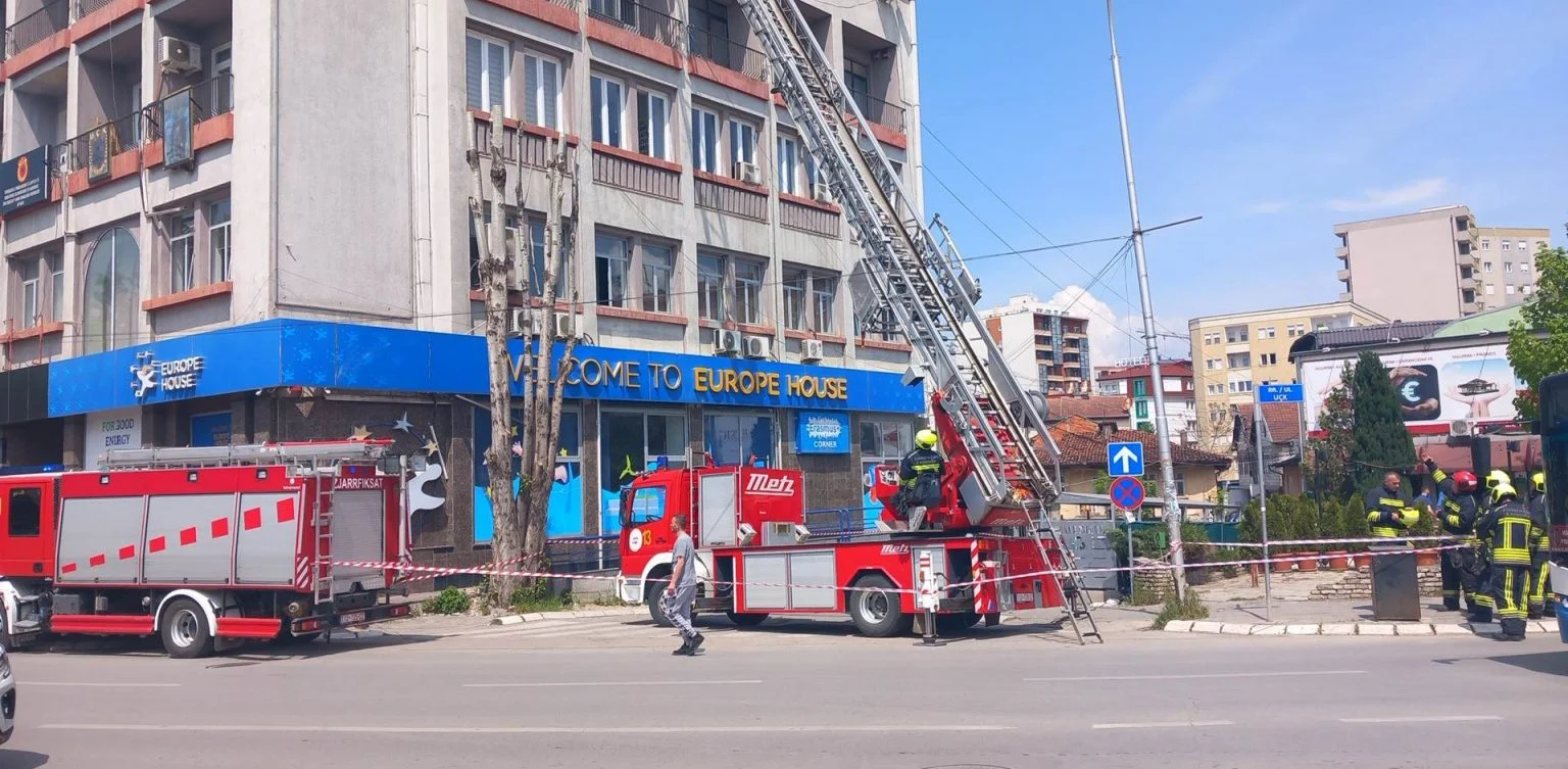 Gati T Bie Fasada E Nj Objekti P Rball Komun S N Prishtin Policia