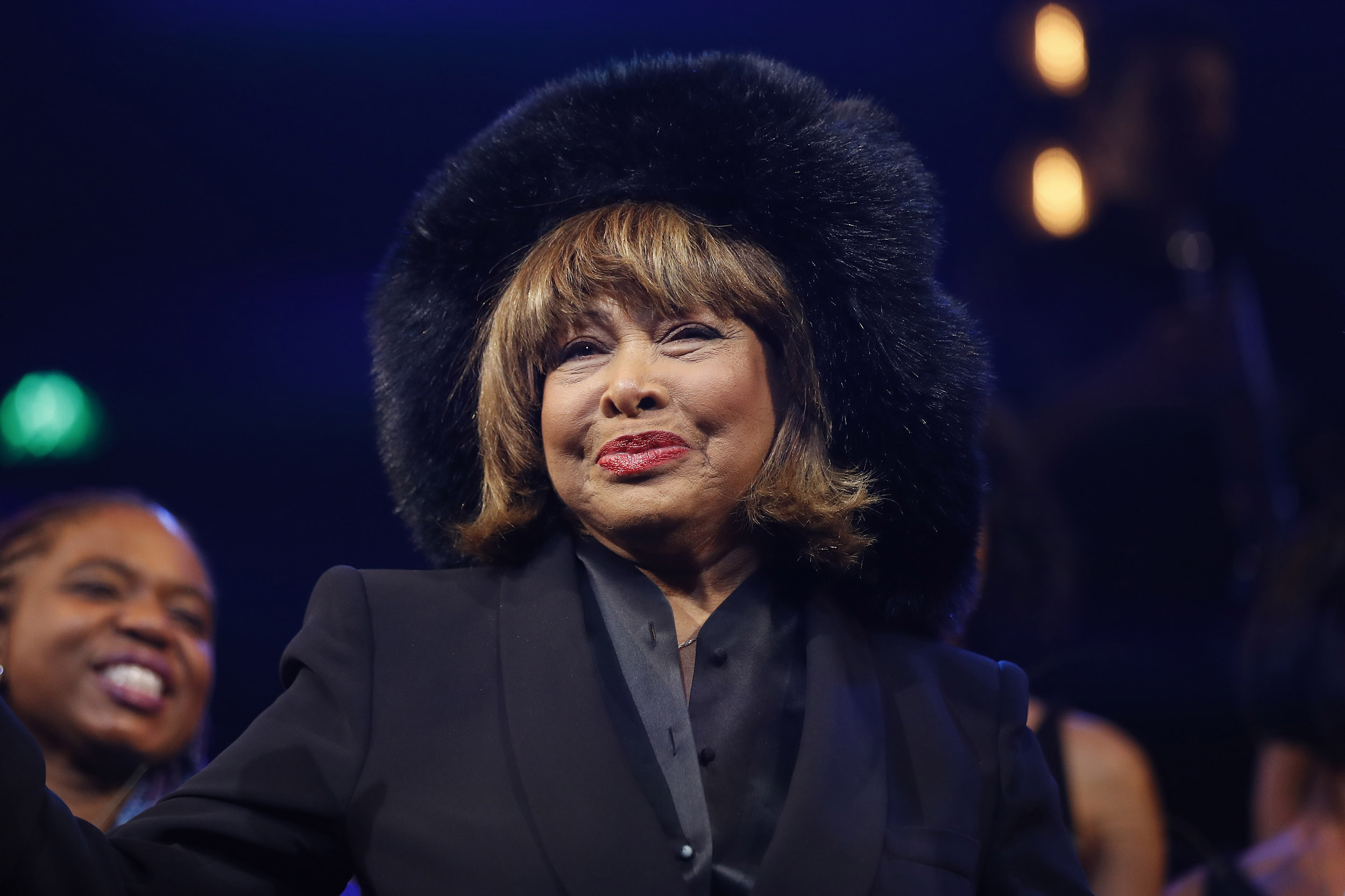 Nga dhuna te diagnostikimi me kancer historia e trishtë e Tina Turner