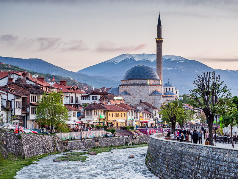 Vetëplagoset aksidentalisht në kokë një person në Prizren