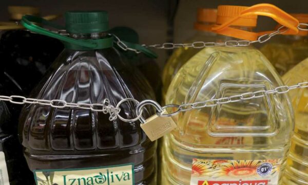 Vaji i ullirit del të jetë produkti më i vjedhur nga supermarketet në Spanjë