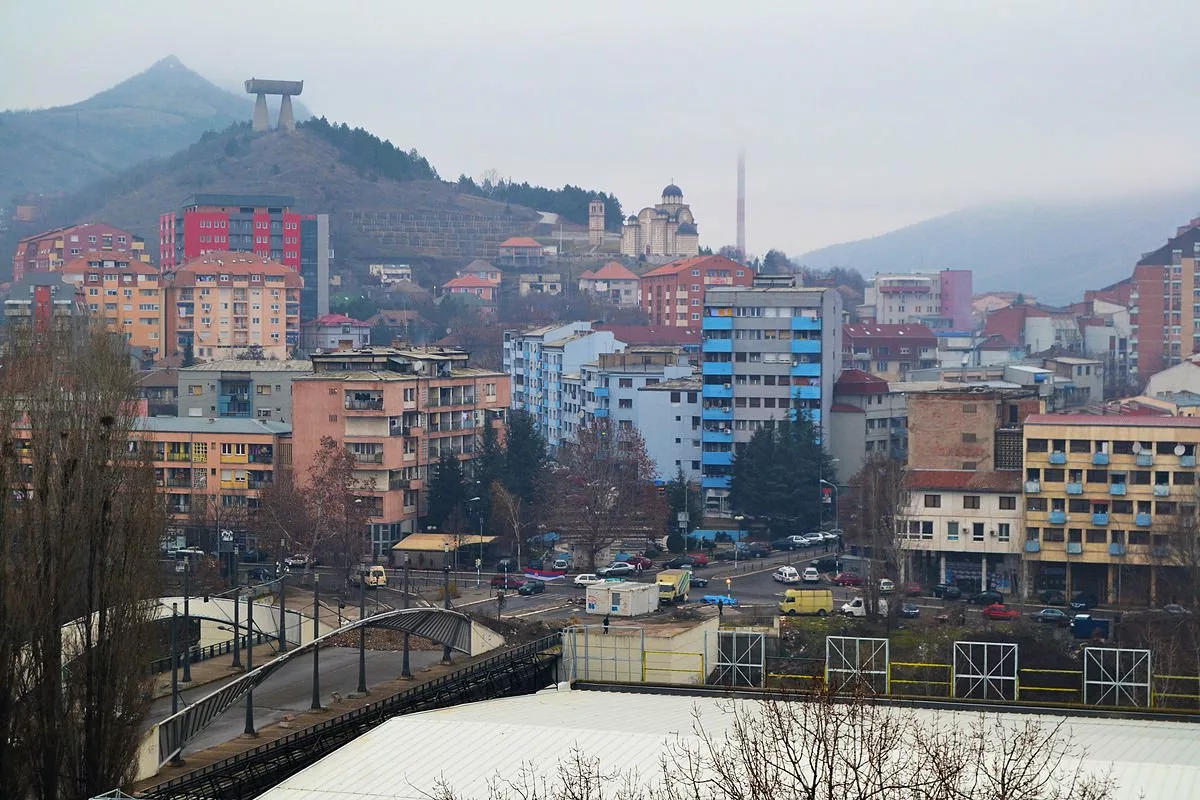 Mbretëria e Bashkuar ndryshon udhëzimin për shtetasit e saj sa i përket udhëtimeve në Veri të Kosovës
