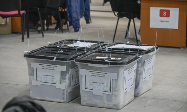Numërohen mbi 80  të votave nga KQZ  LVV 43 63   PDK 21 77   LDK 18 01   AAK 7 43 