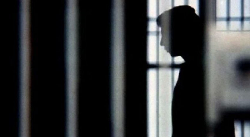 Ekskluzive   Kërkohej nga Gjykata  arrestohet në Gjakovë dhe dërgohet për vuajtjen e dënimit me burg