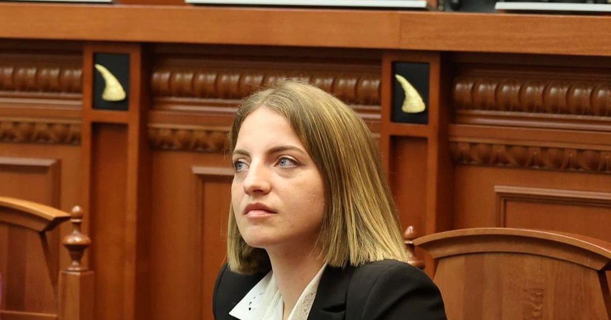 U kërcënua pas tërheqjes nga PS  deputetja Koçeku  Nëse familjes sime i preket një fije floku  s do ju lë pa ju shkatërruar