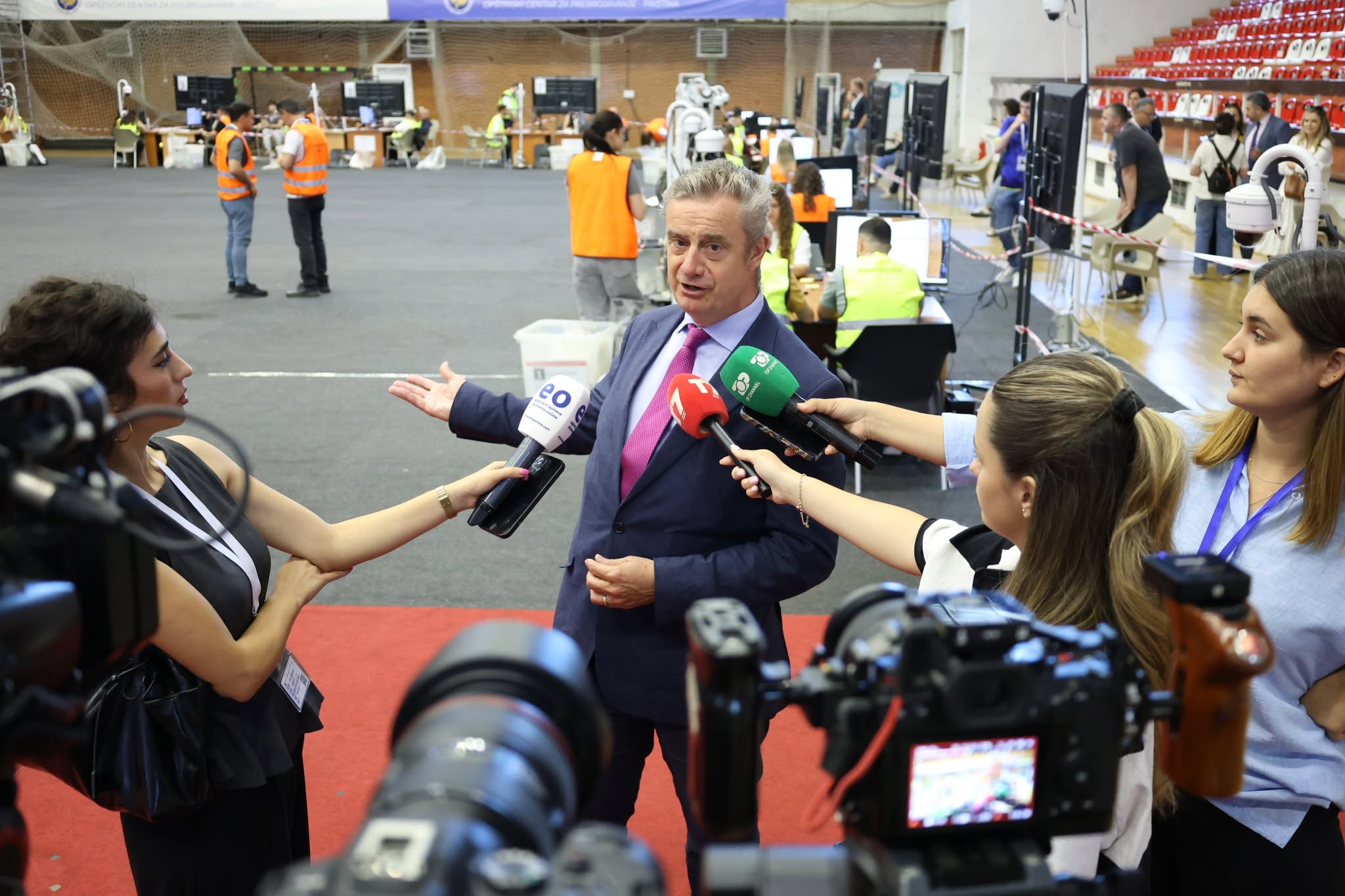 Hargreaves  Sapo të certifikohen zgjedhjet  partitë t i krijojnë institucionet
