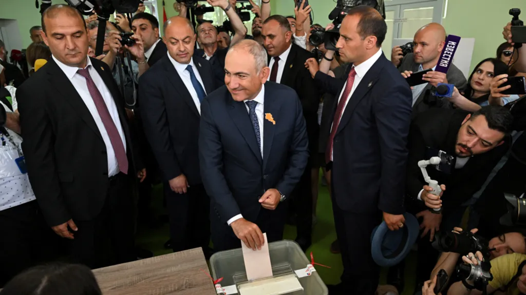 Qeveria pro perëndimore në Armeni fiton zgjedhjet parlamentare