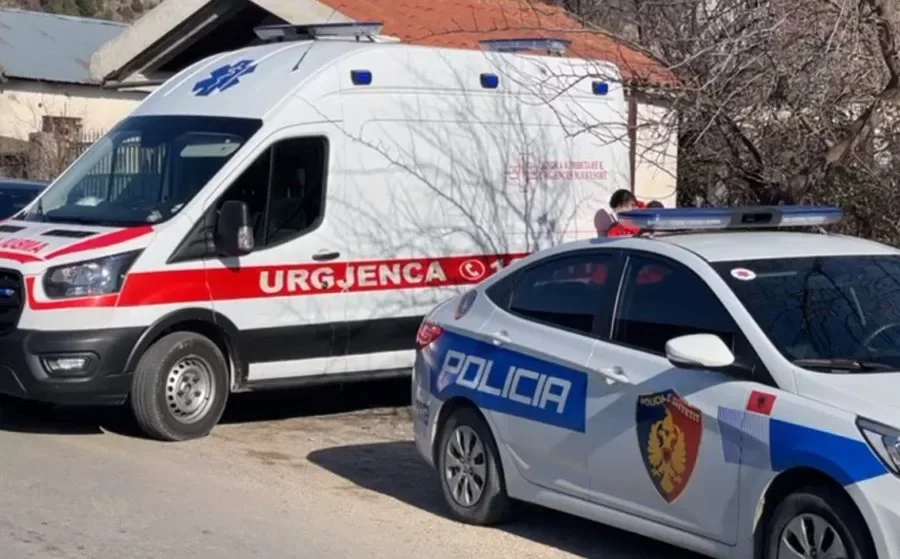 E rëndë në Shqipëri  69 vjeçari i vë flakën bashkëshortes pas një konflikti   arrestohet