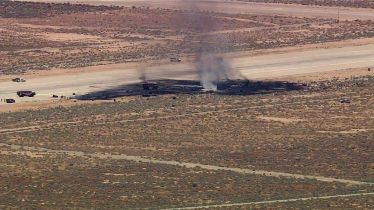 Tetë të vdekur pas rrëzimit të bombarduesit B 52 të Forcave Ajrore Amerikane në Kaliforni
