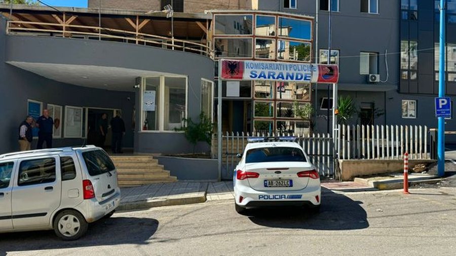 Ishte në kërkim për  shpërdorim detyre   dorëzohet në polici oficeri i Krimeve