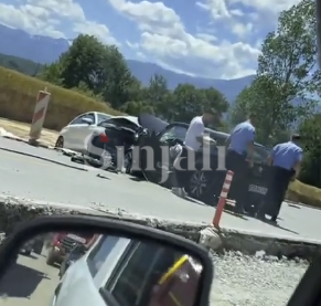 Aksident i rëndë në dalje të Pejës  përplasen dy vetura