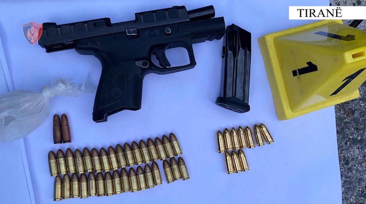 Arrestohet në Tiranë 41 vjeçari i kërkuar për plagosje të dyfishtë  i gjendet armë dhe drogë