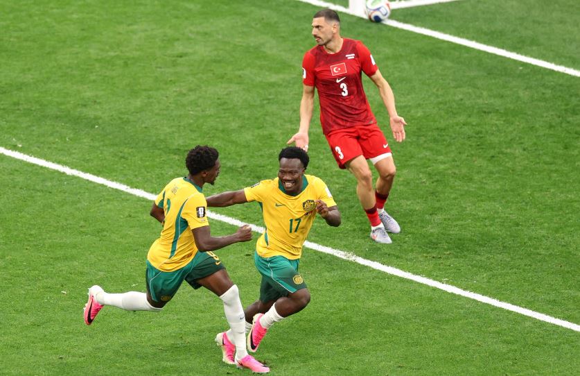 Australia mposht Turqinë në start të Botërorit  debutim i vështirë për turqit