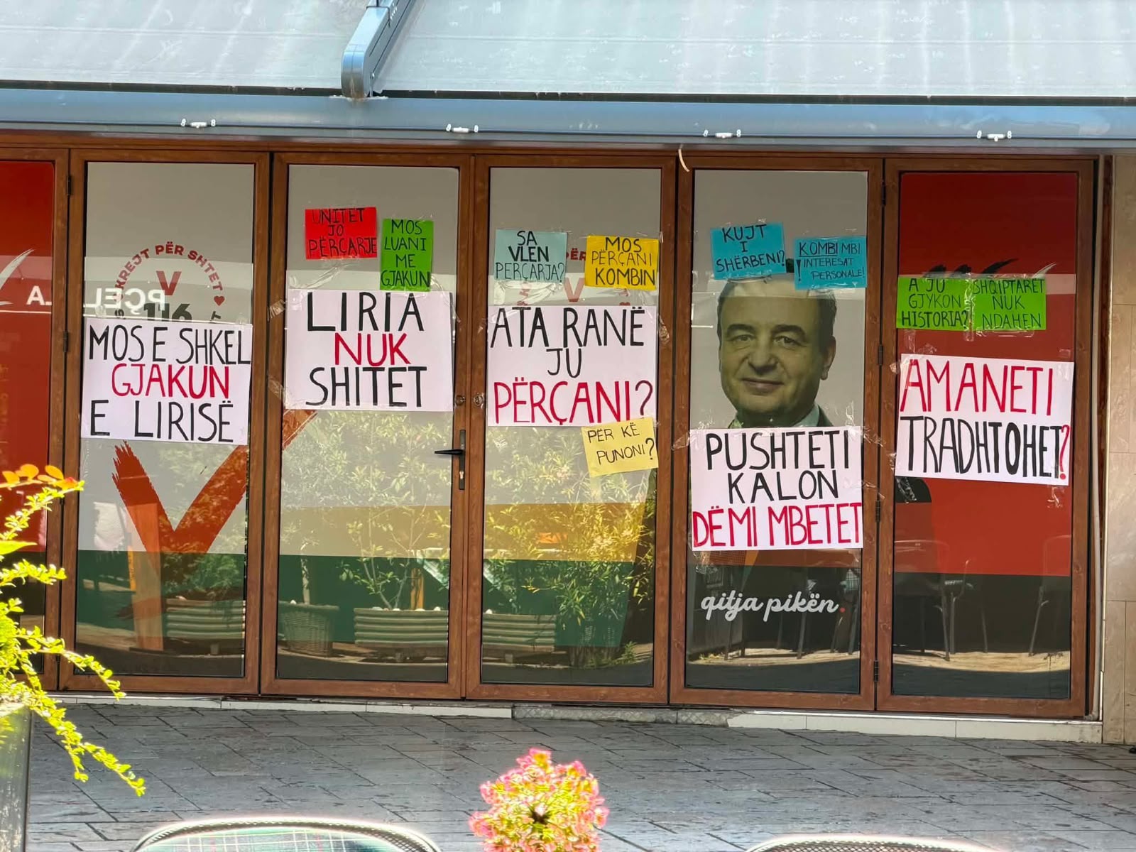  Mos e shkel gjakun e lirisë    Protestë para selisë së Vetëvendosjes në Shkup