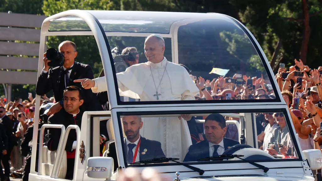 Mbi një milion besimtarë në Madrid  Papa Leo XIV mban meshë madhështore në zemër të qytetit
