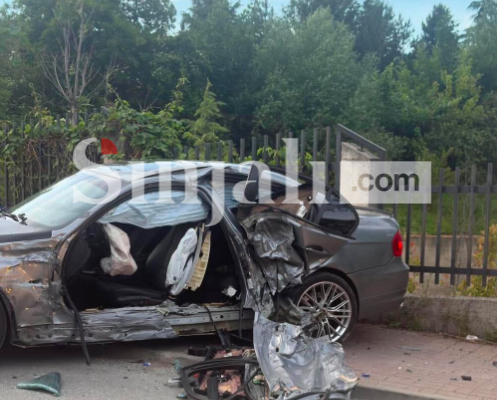 Aksident afër Spitalit në Pejë  Policia dhe emergjenca në vendin e ngjarjes