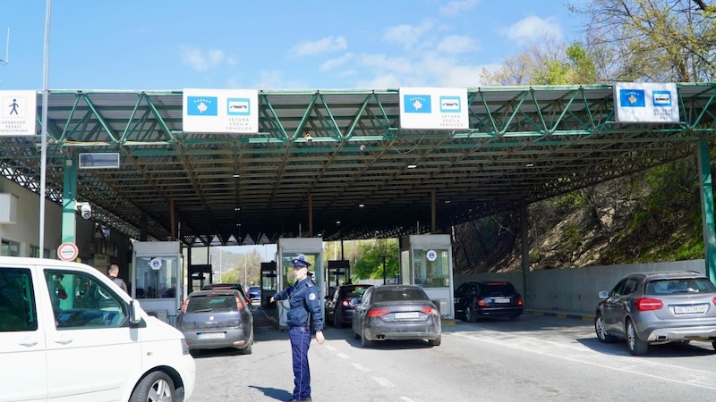 Normalizohet sistemi i regjistrimit në kufirin Hani i Elezit Bllacë  QKMK  Qarkullimi vazhdon normalisht