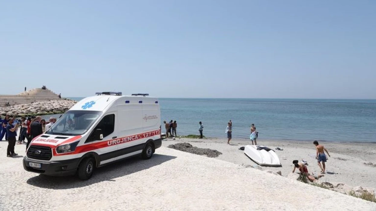 Tragjedi në Durrës  Mbytet në det një fëmijë 11 vjeçar