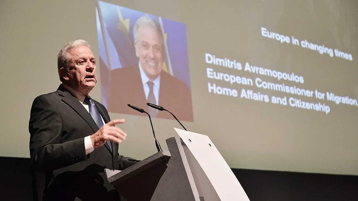 Qatargate  Gjyqësori belg lëshon urdhërarrest për ish Komisionerin e BE së  Dimitris Avramopoulos