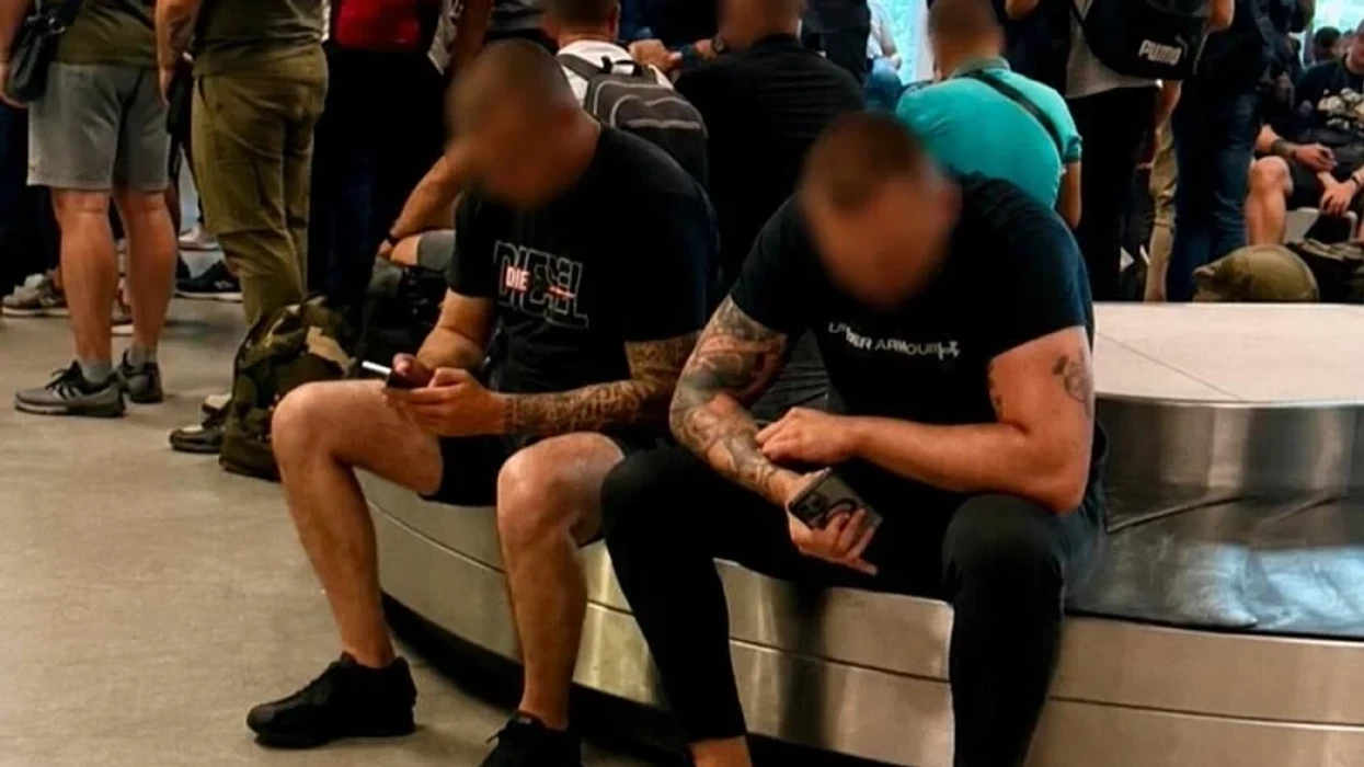 Opozita në Serbi  Vuçiqi ka dërguar një aeroplan plot me kriminelë në Mal të Zi