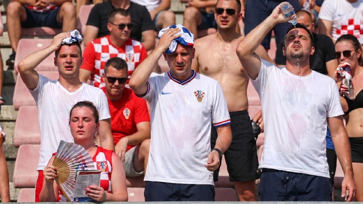 FIFA ndalon shishet e ujit në Kupën e Botës  shpërthejnë kritikat ndaj vendimit