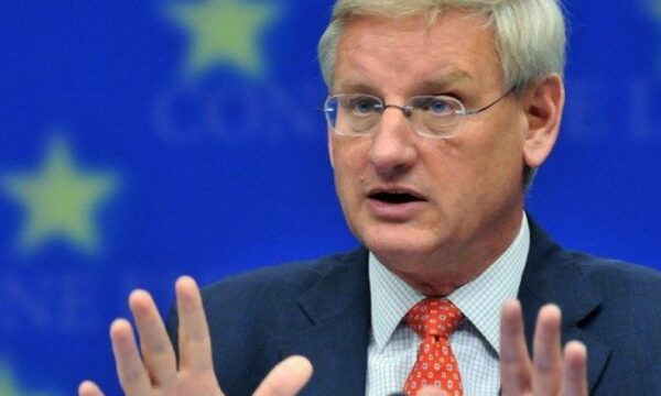 Carl Bildt  Pas dekadash pritjeje  Mali i Zi po i afrohet Bashkimit Evropian