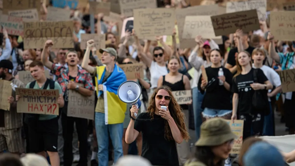 Shumë ushtarë ukrainas të indinjuar për shkarkimin e ministrit të mbrojtjes