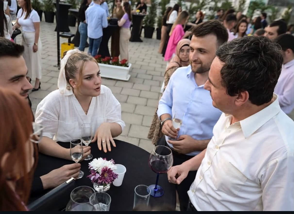 Ish këshilltari i Nagavcit  i qon selam  Kurtit  Shko Albin  ka ardhur koha me shku