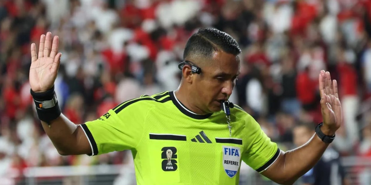 FIFA cakton gjyqtarët për superduelin Francë   Spanjë