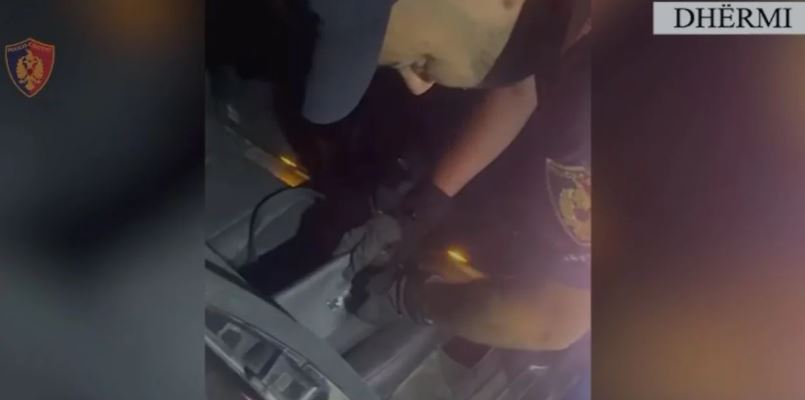 Tentuan të kalonin ilegalisht kufirin Shqipëri Greqi  mes tyre edhe një shtetas nga Kosova