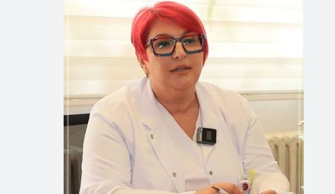 Dorëhiqet drejtoresha e Nefrologjisë në QKUK  Akuzon për mungesë bashkëpunimi dhe presione
