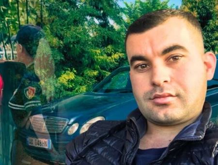 I mbyllur në makinën e tij 35 vjeçari refuzon t i dorëzohet RENEA s  pozicionohen snajperistët
