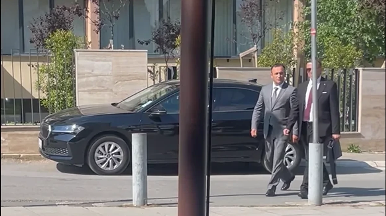 Halil Thaçi i VV-së raportohet se po intervistohet nga Prokuroria
