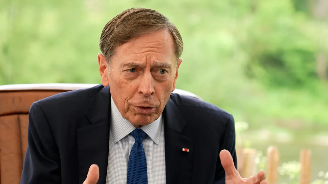 Ish shefi i CIA  gjenerali Petraeus  Ukraina përdor mbi 10 mijë dronë në ditë  SHBA ja mbetet shumë prapa në prodhim